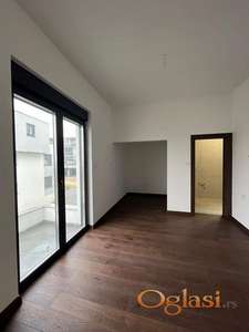 **LUX STANOVI SA POGLEDOM NA GRAD**